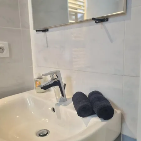 Cosy 1br Near Monaco *